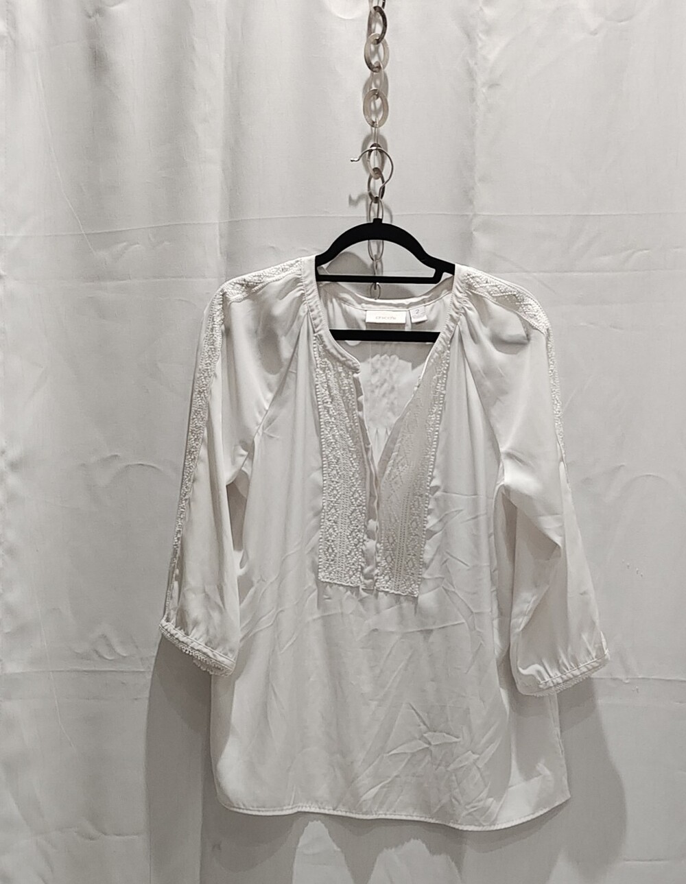 Women's Top Blouse Chico's Size 2 Off-White Embroidered V-Neck Chemise Top